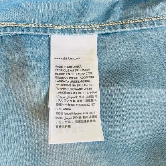 Calvin Klein Sleeveless Denim Shirt with Front Pocket, size M, like new. - Picture 8 of 9